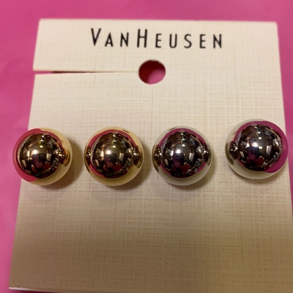 3/$20. Van Heusen Earring Set Accessories Posts